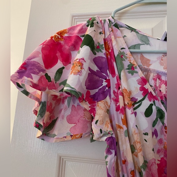 Brand new floral dress with middle slit - Picture 2 of 5